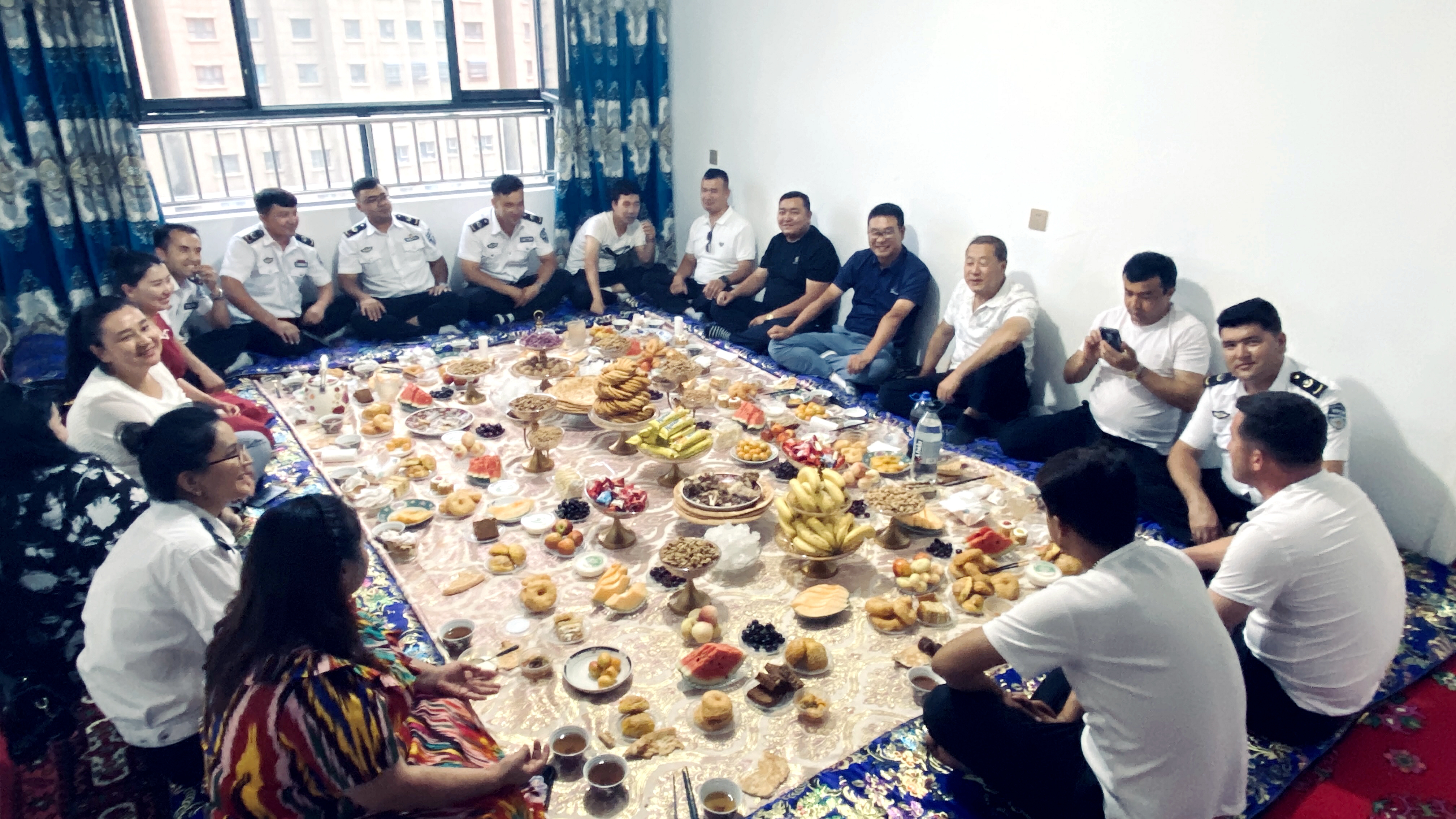 共謀政安發展 暢敘深情厚誼 共謀政安發展 暢敘深情厚誼